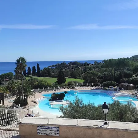 Cap Esterel - 2 Pieces Vue